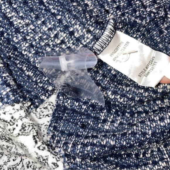 Bundle four for $20 💋 any items with 💋are eligible to bundle - Picture 8 of 10